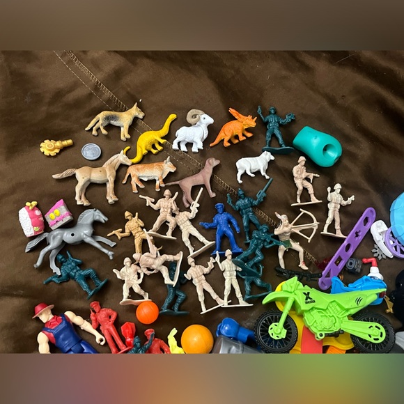 Toy mix - Picture 3 of 4